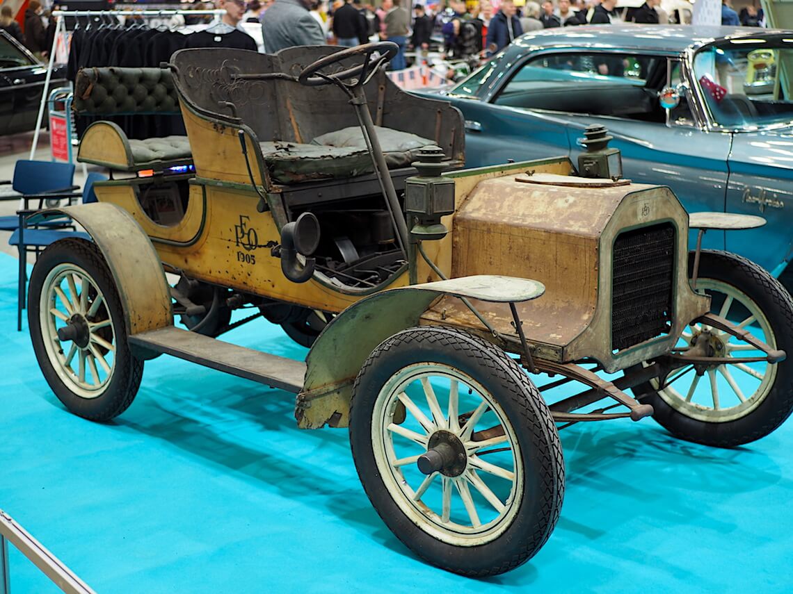 1906-REO-Model-8HP-Runabout-ACS2018-KaiLappalainen-CCBY40-WheelsFI Tekijä: Kai Lappalainen, lisenssi: CC-BY-40