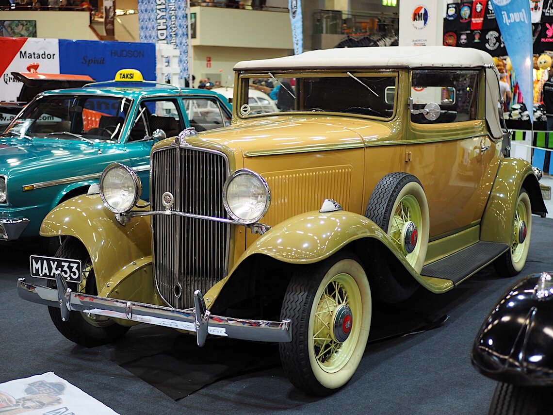 1933-Nash-Big-Six-Convertible-Sedan-V6-ACS2018-KaiLappalainen-CCBY40-WheelsFI Tekijä: Kai Lappalainen, lisenssi: CC-BY-40