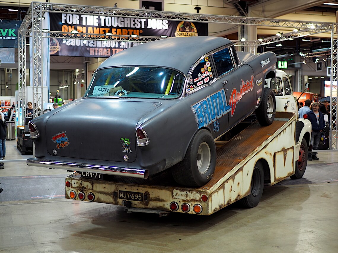 1955-Chevy-1955-GMC-CabOverEngine-6l-suora6-Gasserin-kuljetusauto-ACS2018-KaiLappalainen-CCBY40-WheelsFI Tekijä: Kai Lappalainen, lisenssi: CC-BY-40