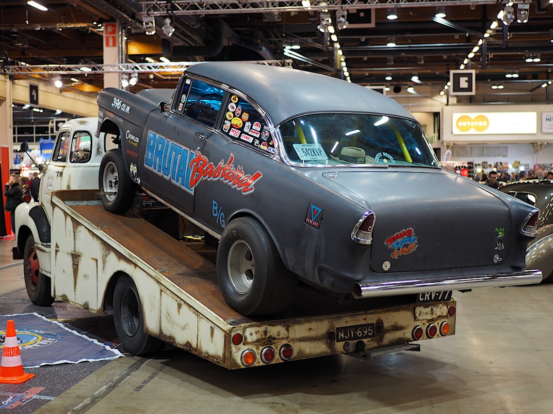 1955-GMC-CabOverEngine-6l-suora6-Gasserin-kuljetusauto-ACS2018-KaiLappalainen-CCBY40-WheelsFI Tekijä: Kai Lappalainen, lisenssi: CC-BY-40