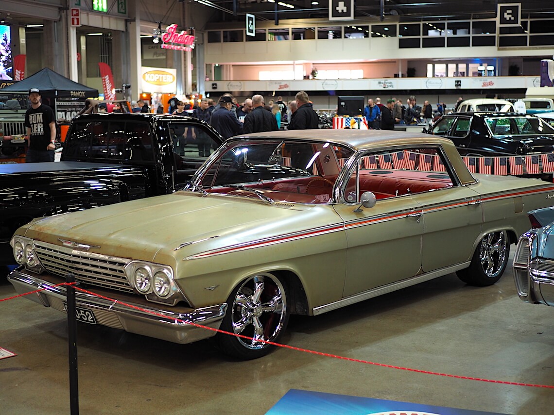 1962-Chevrolet-Impala-4D-Ht-SBC-patina-looker-KaiLappalainen-CCBY40-WheelsFI Tekijä: Kai Lappalainen, lisenssi: CC-BY-40