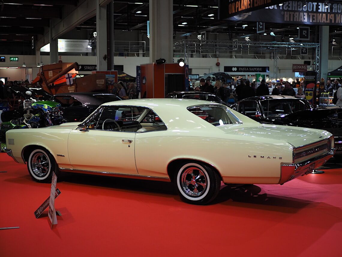 1967-Pontiac-Le-Mans-2d-Hardtop-323cid-ACS2018-KaiLappalainen-CCBY40-WheelsFI Tekijä: Kai Lappalainen, lisenssi: CC-BY-40