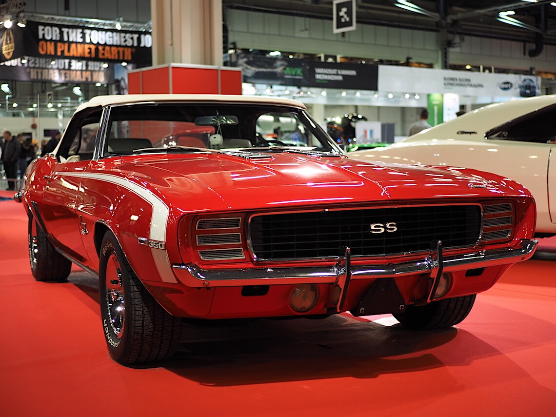 1969-Chevrolet-Camaro-RS-SS-350cid-automaatti-KaiLappalainen-CCBY40-WheelsFI Tekijä: Kai Lappalainen, lisenssi: CC-BY-40