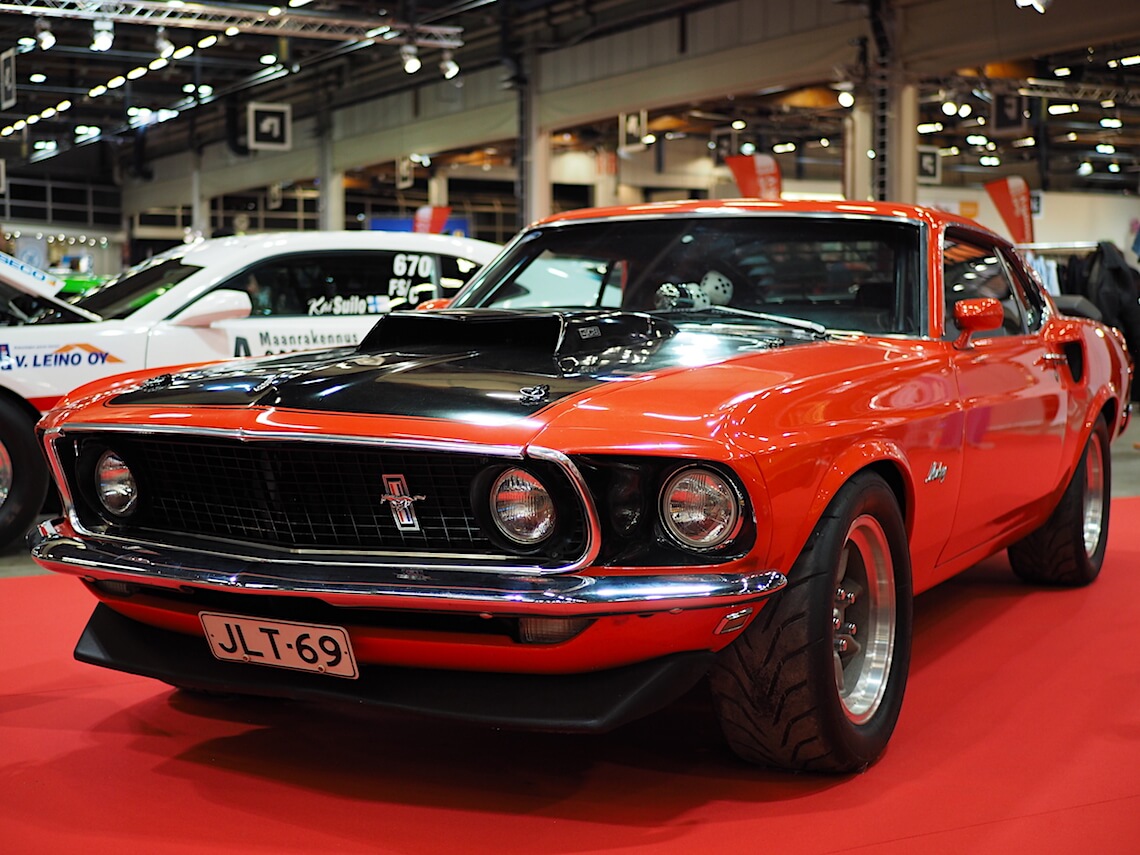 1969-Ford-Mustang-GT-350Cid-ACS2018-KaiLappalainen-CCBY40-WheelsFI Tekijä: Kai Lappalainen, lisenssi: CC-BY-40
