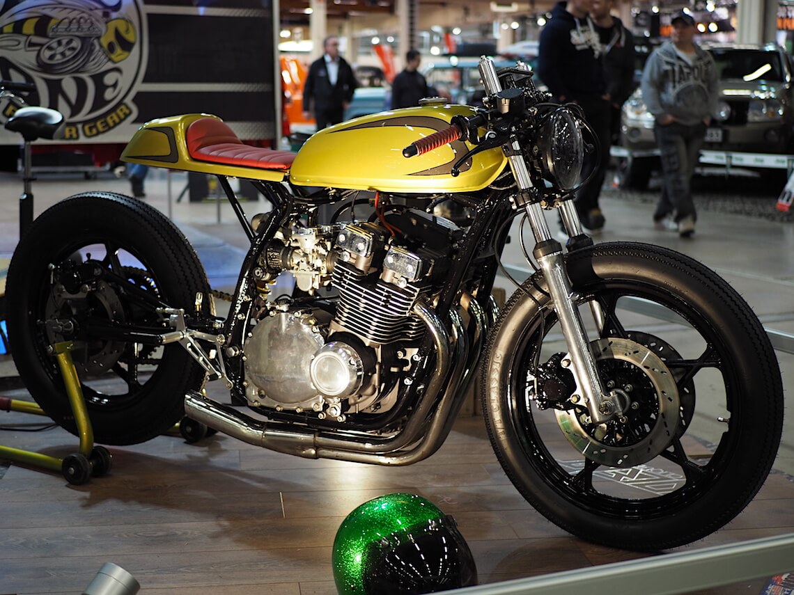 1980-Suzuki-GSX750-CafeRacer-ACS2018-KaiLappalainen-CCBY40-WheelsFI Tekijä: Kai Lappalainen, lisenssi: CC-BY-40