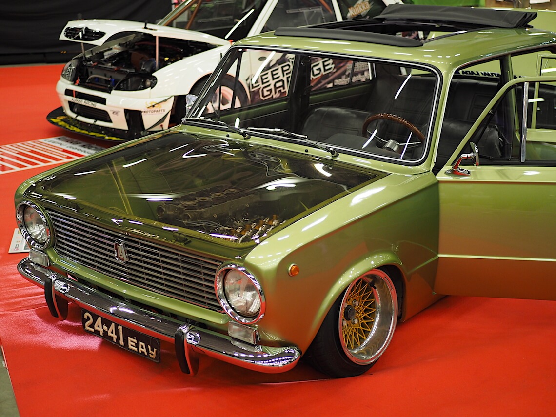 Lada-Custom-ACS2018-KaiLappalainen-CCBY40-WheelsFI Tekijä: Kai Lappalainen, lisenssi: CC-BY-40
