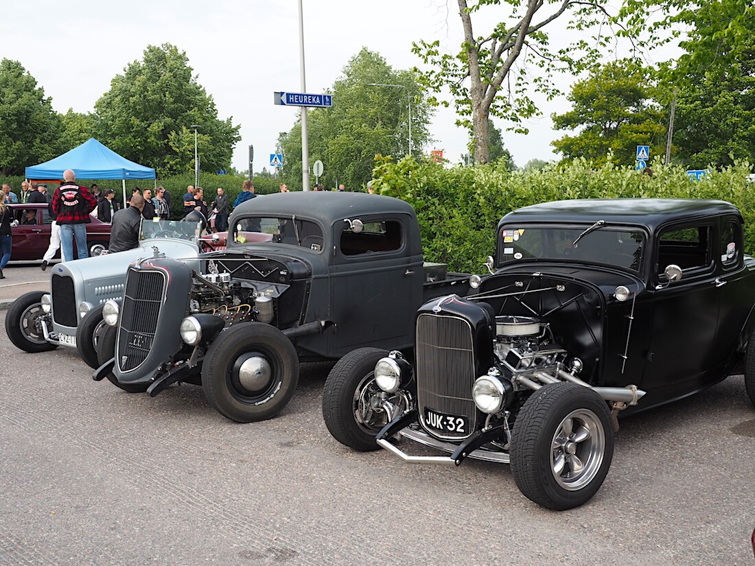 Kolme rodia. Edessä 1932 Ford 5-window coupe. Tekijä: Kai Lappalainen, lisenssi: CC-BY-40.