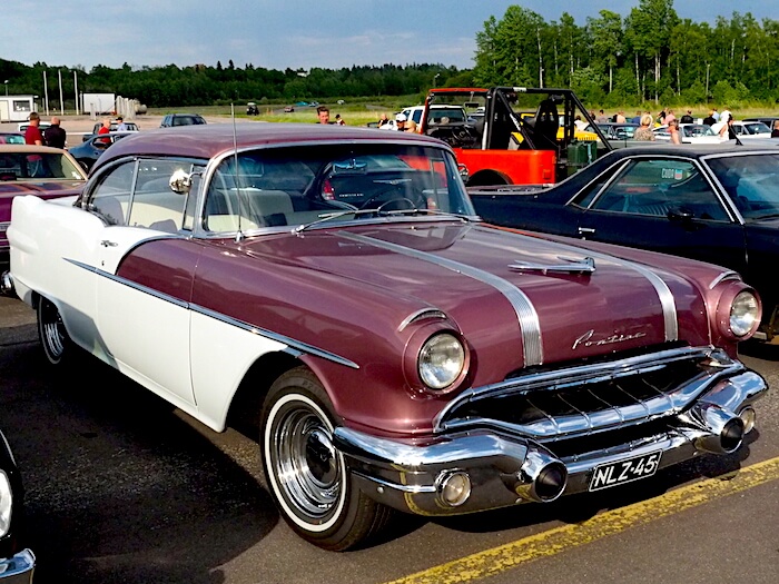 1956 Pontiac Chieftain Catalina. Kuva: Kai Lappalainen, lisenssi: CC-BY-40.