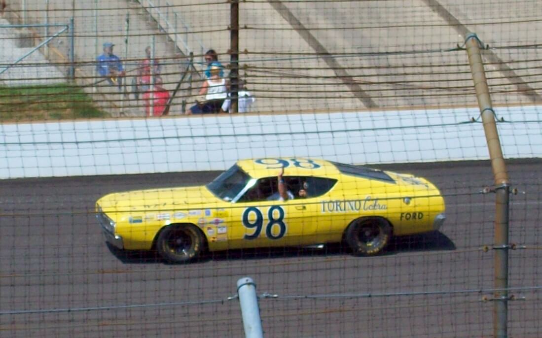 Ford Talladega, Benny Parsonin auto NASCAR-sarjassa kaudella 1969. Kuva: Carl Sharp, lisenssi: CCBYSA30.