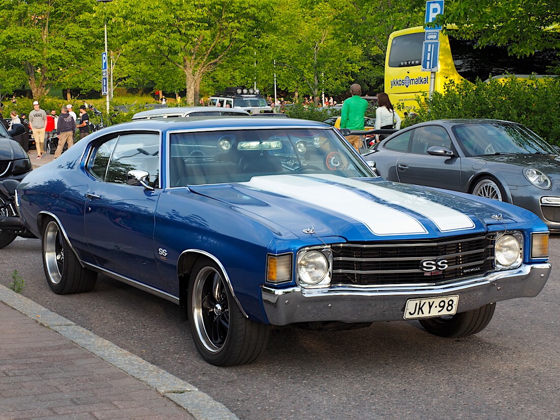 1972-Chevrolet-Chevelle-Malibu-500CID-BigBlock-VantaaCruising-KaiLappalainen-CCBY40-WheelsFI 1972 Chevrolet Chevelle Malibu Big Block 500cid. Tekijä: Kai Lappalainen, lisenssi: CC-BY-40.