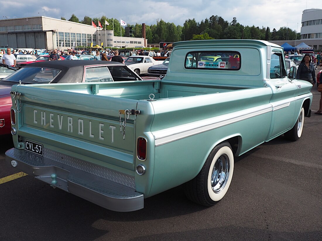 1965 Chevrolet C10 Camper Special Cab pickup. Tekijä: Kai Lappalainen, lisenssi: CC-BY-40.