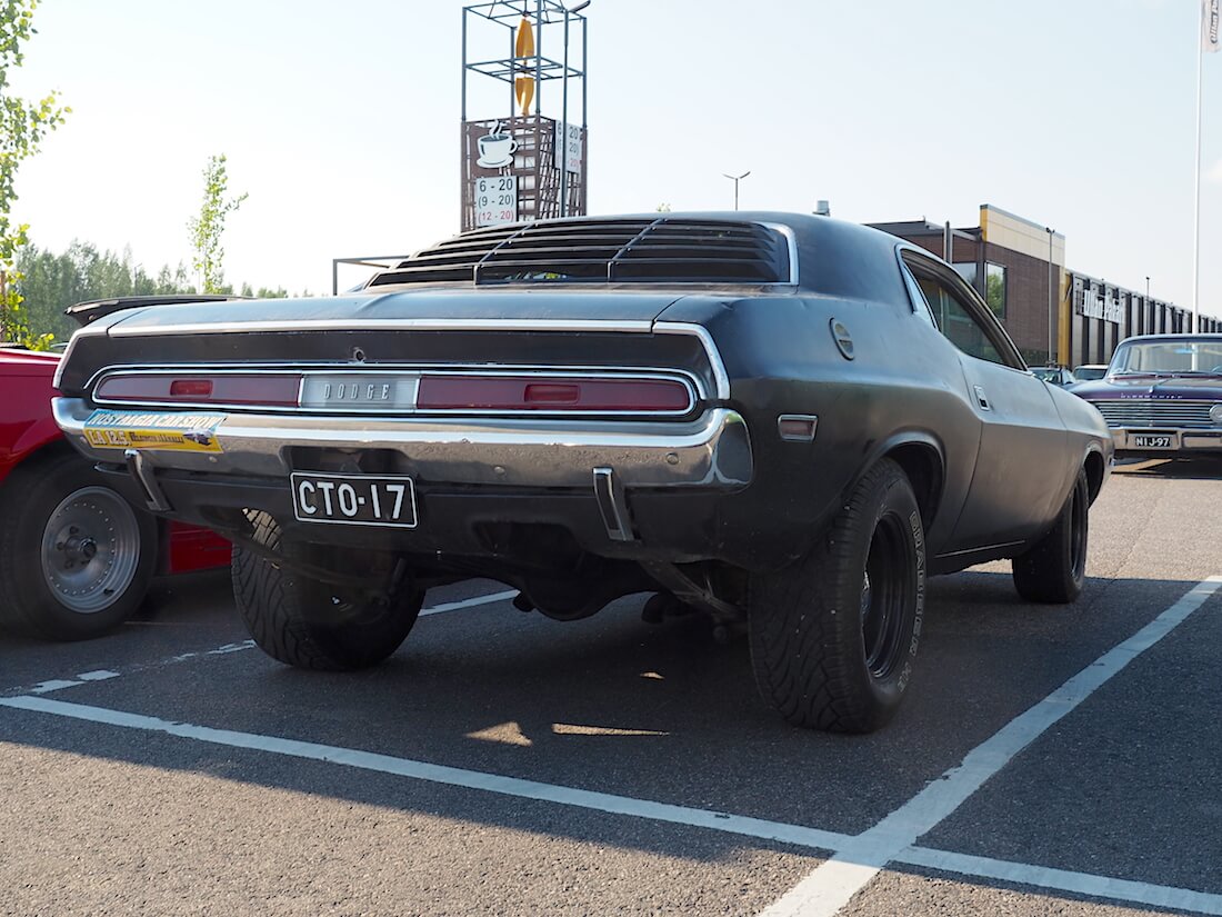 1970 Dodge Challenger stance. Tekijä: Kai Lappalainen. Lisenssi: CC-BY-40.
