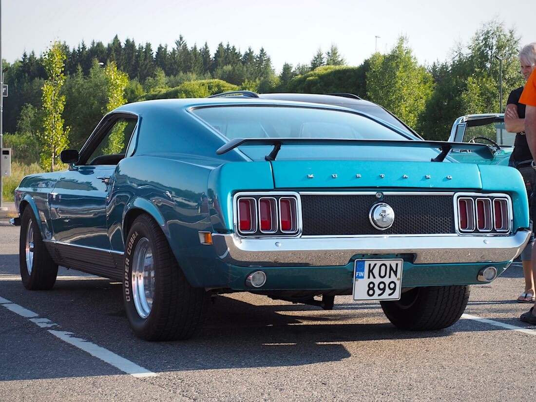 1970 Ford Mustang Sportsroof takaa. Tekijä: Kai Lappalainen. Lisenssi: CC-BY-40.