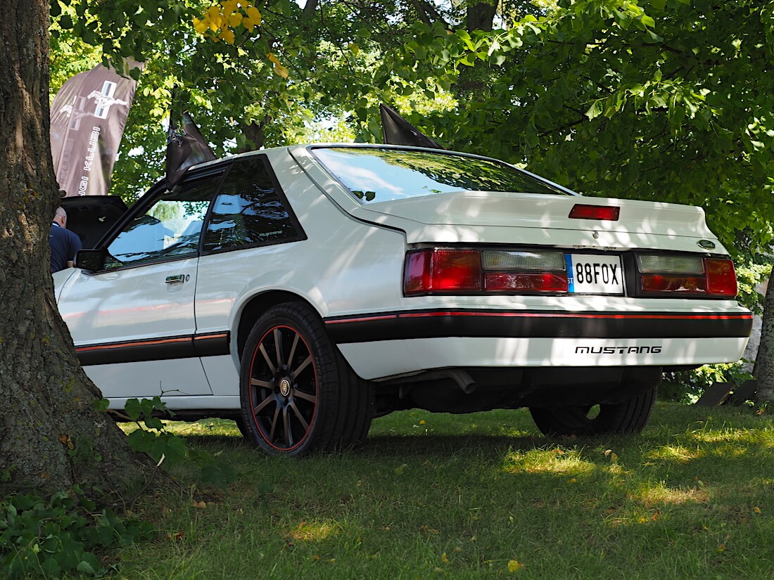 1988 Fox-Body Mustang 2,3l 140cid R4. Tekijä: Kai Lappalainen, lisenssi: CC-BY-40.