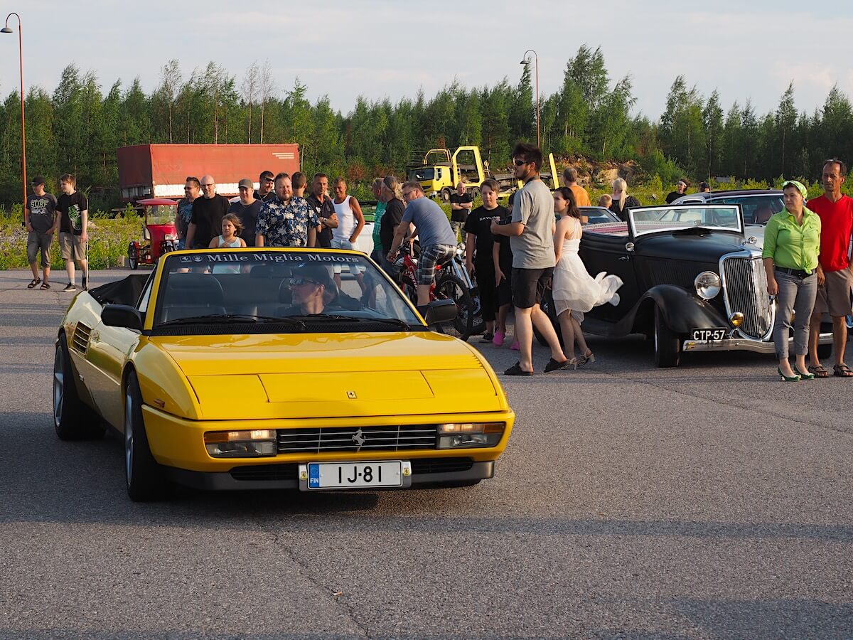 Keltainen 1992 Ferrari Mondial t. Tekijä: Kai Lappalainen. Lisenssi: CC-BY-40.
