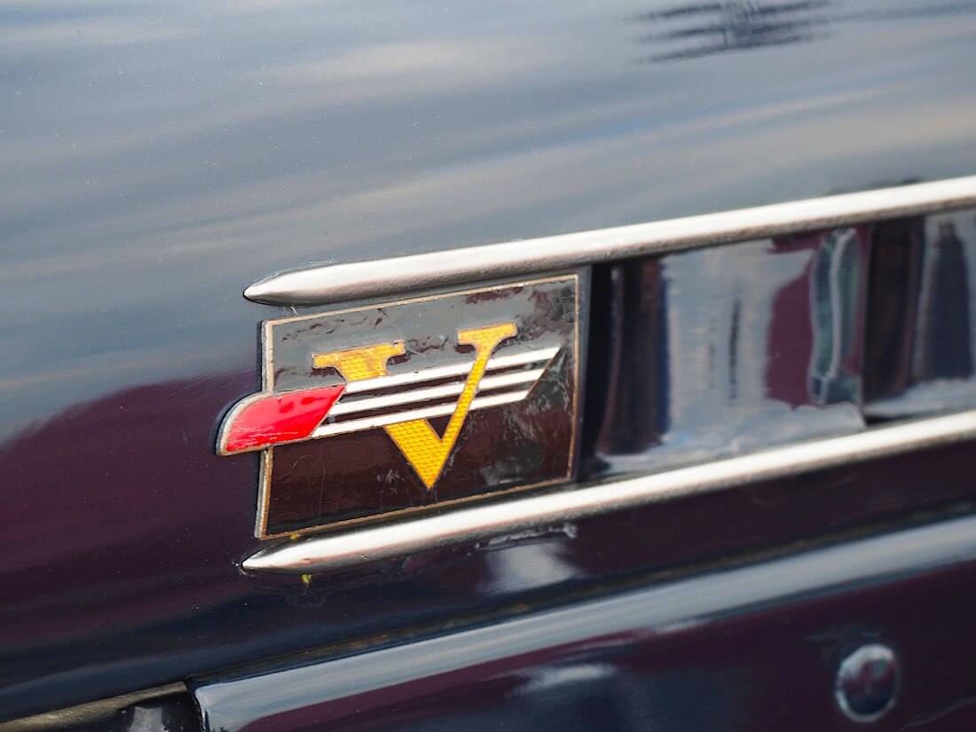 1936-1938 Volvon PV51-PV56 malleissa käytössä ollut logo. käytössäTekijä: Kai Lappalainen. Lisenssi: CC-BY-40.