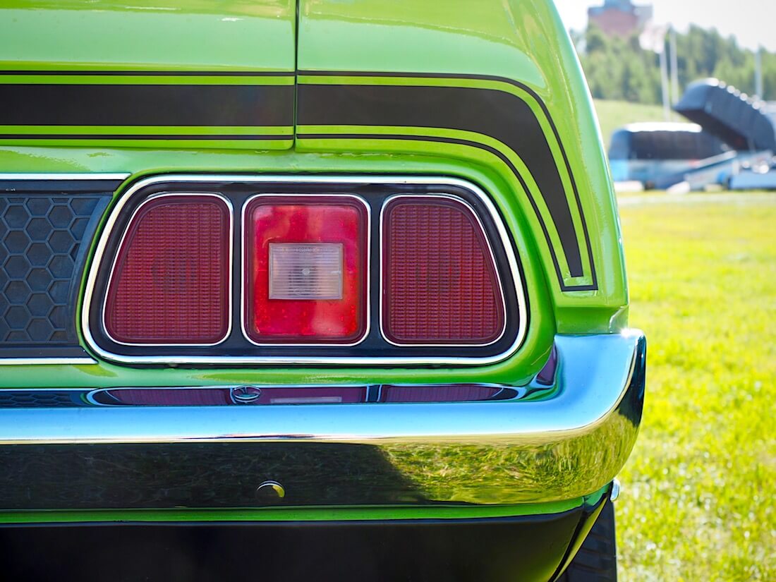 1971 Ford Mustang Mach1 takavalo. Kuvan tekijä: Kai Lappalainen. Lisenssi: CC-BY-40.