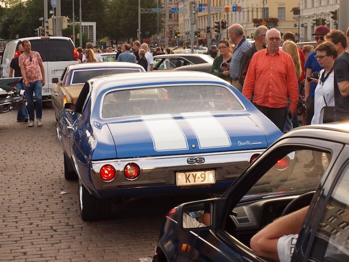 1972 Chevrolet Chevelle Malibu Hardtop 500cid V8 Stadin Cruising Night illassa Kauppatorilla. Tekijä: Kai Lappalainen. Lisenssi: CC-BY-40.