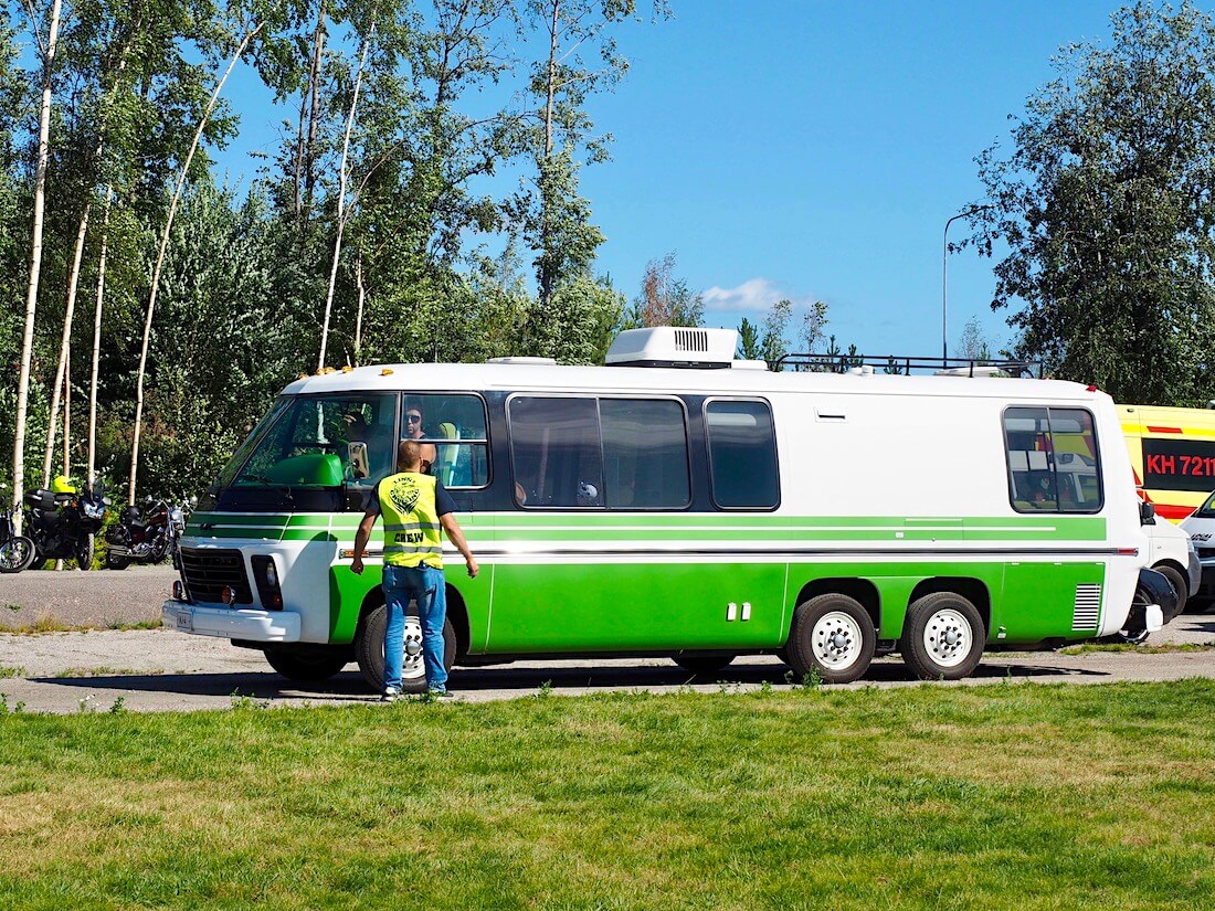 1975 GMC Model 260 Motorhome 455cid bensa-V8:lla. Kuvan tekijä: Kai Lappalainen. Lisenssi: CC-BY-40.