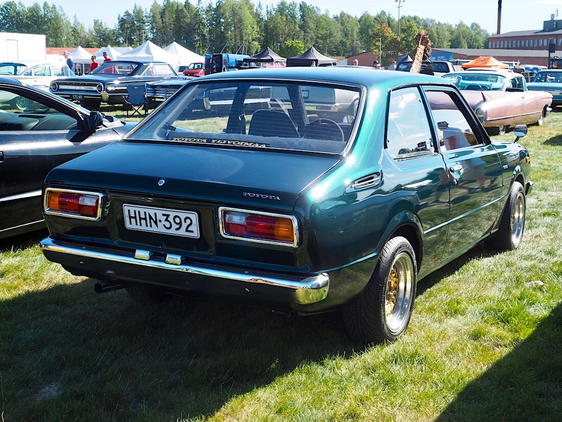 1976 Toyota Corolla KE30 1.2l 3K-moottorilla. Kuvan tekijä: Kai Lappalainen. Lisenssi: CC-BY-40.
