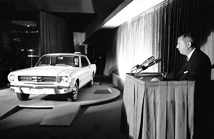 Henry Ford II Mustangin maailmanensi-illassa New Yorkin maailmannäyttelyssä 17.4.2018. Kuvan copyright: Ford Motor Company.