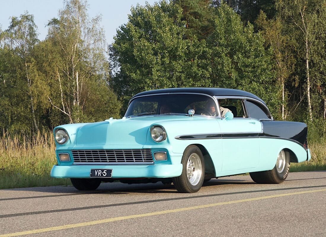 Drag race henkinen 1956 Chevrolet Bel Air. Tekijä: Kai Lappalainen. Lisenssi: CC-BY-40.