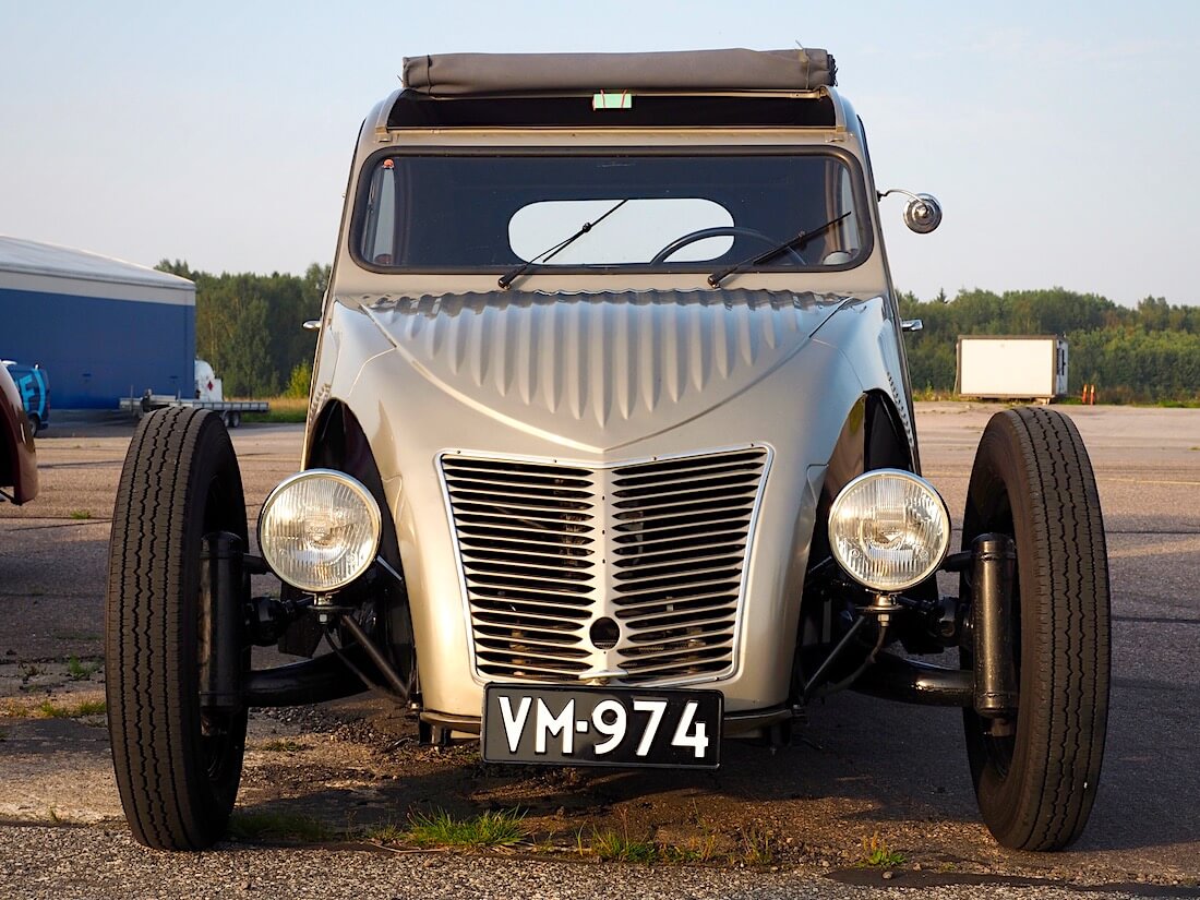 1956 Citroen 2CV rättärirodi. Tekijä: Kai Lappalainen. Lisenssi: CC-BY-40.