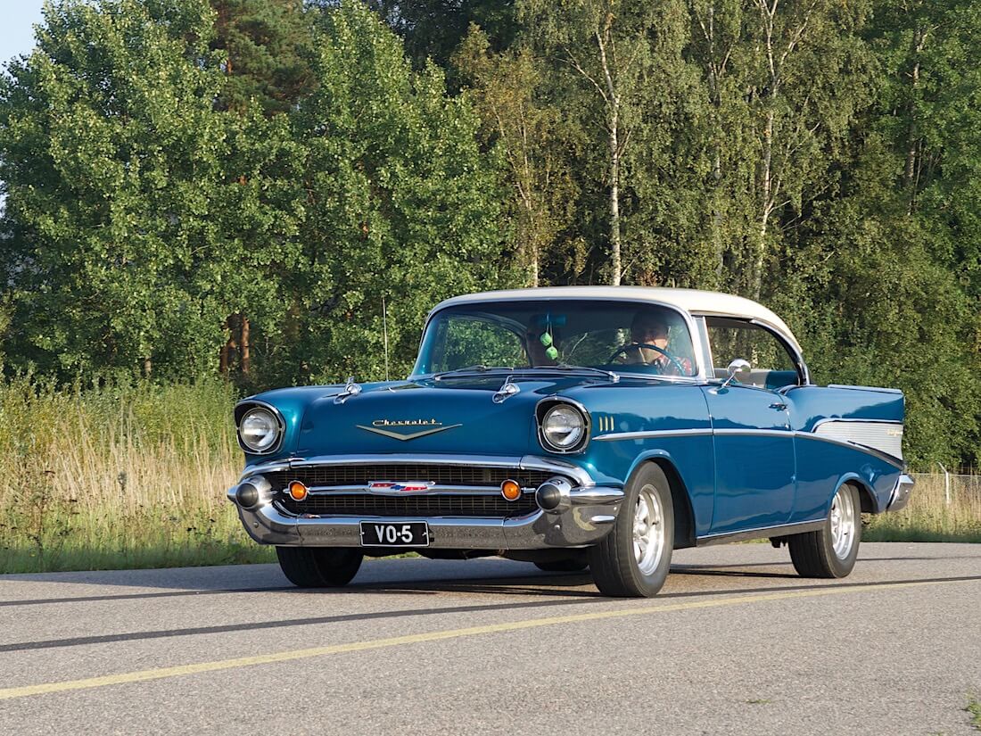 1957 Chevrolet Bel Air 283cid V8. Tekijä: Kai Lappalainen. Lisenssi: CC-BY-40.