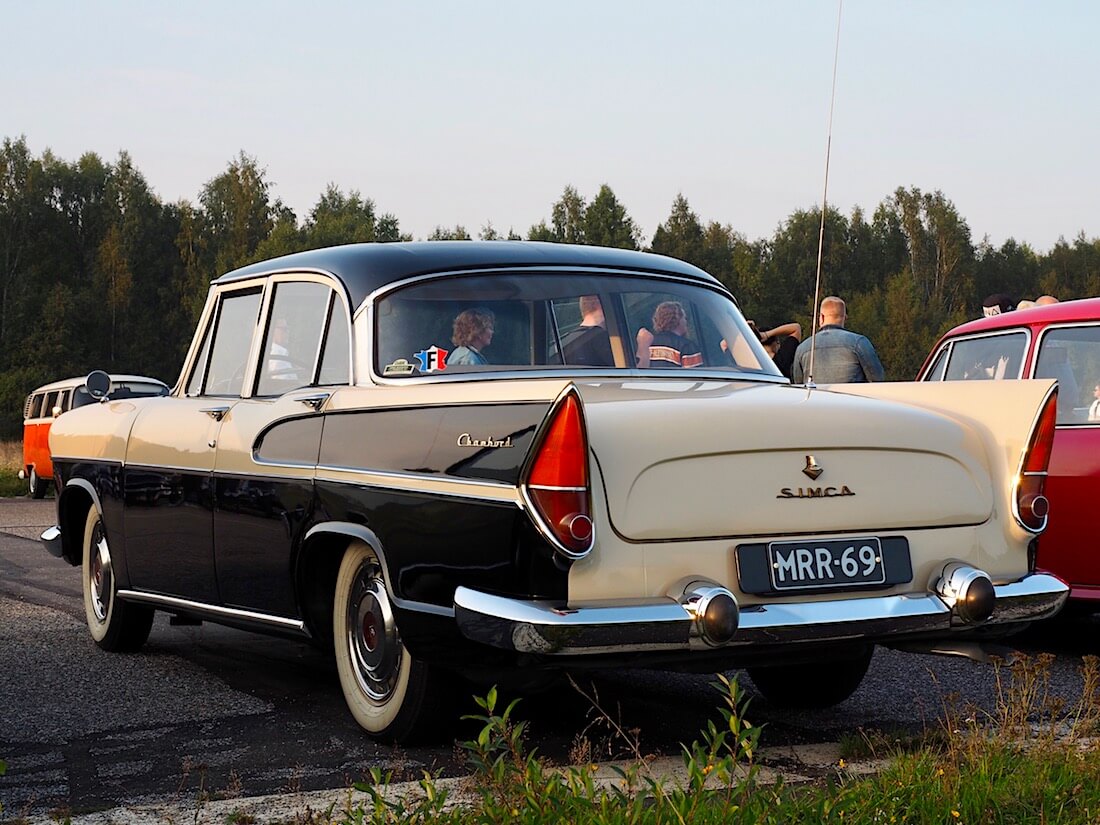 1961 Simca Vedette Chambord V8 takasiivet. Tekijä: Kai Lappalainen. Lisenssi: CC-BY-40.