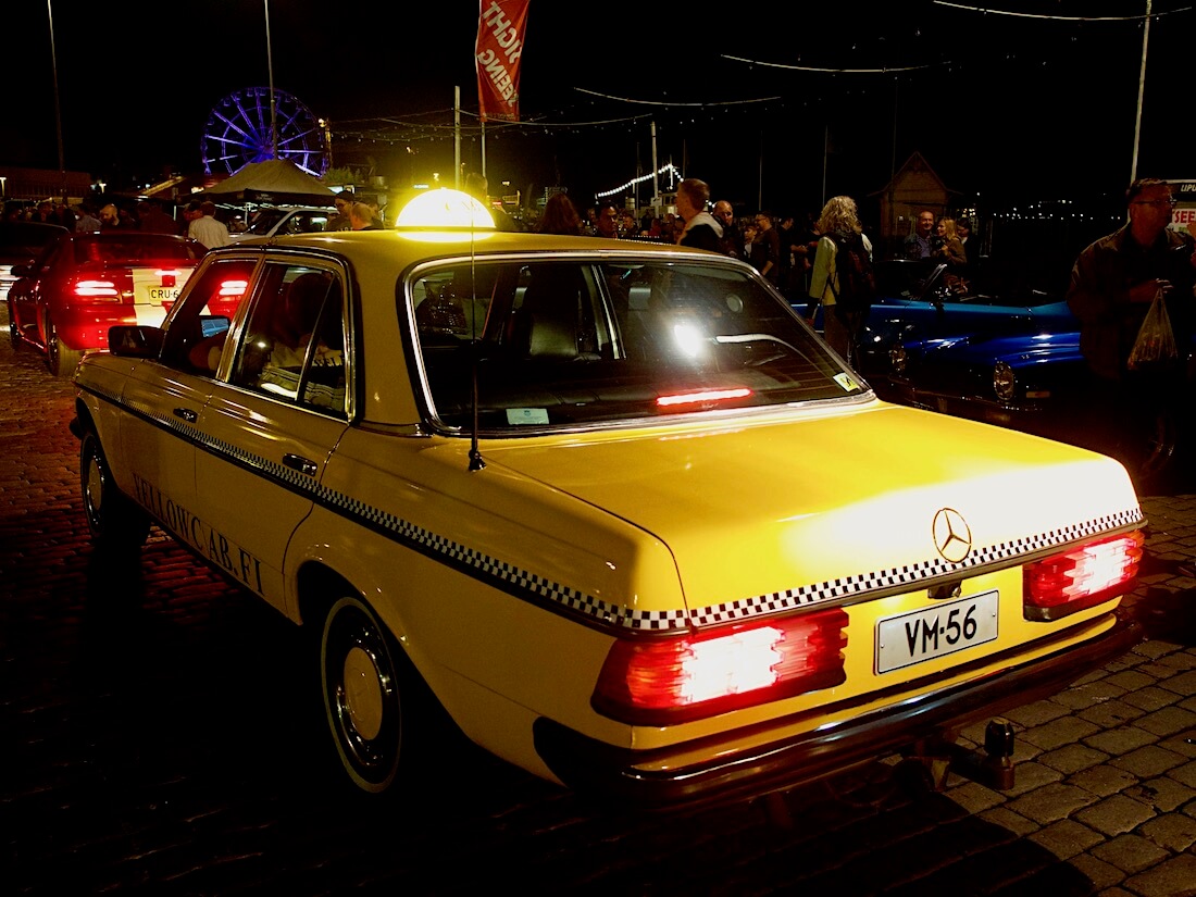 1984 Mercedes-Benz W123 300D museoauto taksiauto. Tekijä: Kai Lappalainen. Lisenssi: CC-BY-40.