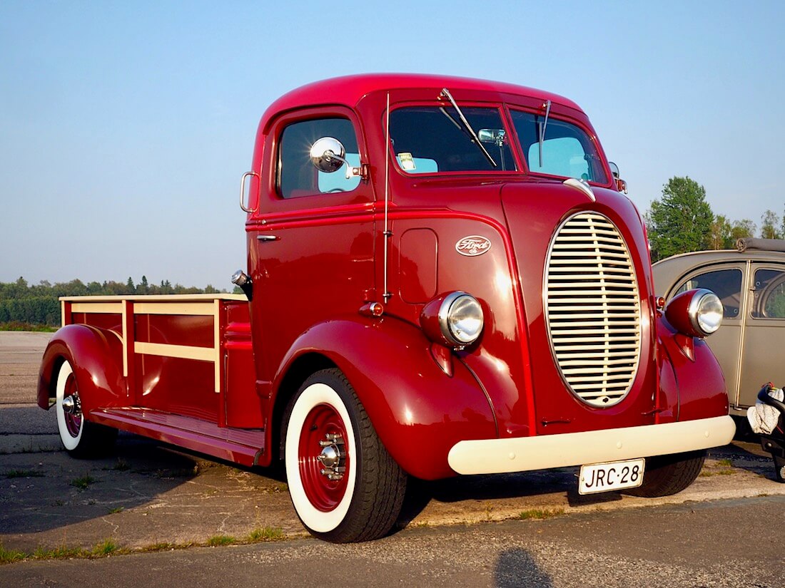 1937-40 Ford COE truck kori Econoline E-350 alustalla. Tekijä: Kai Lappalainen. Lisenssi: CC-BY-40.