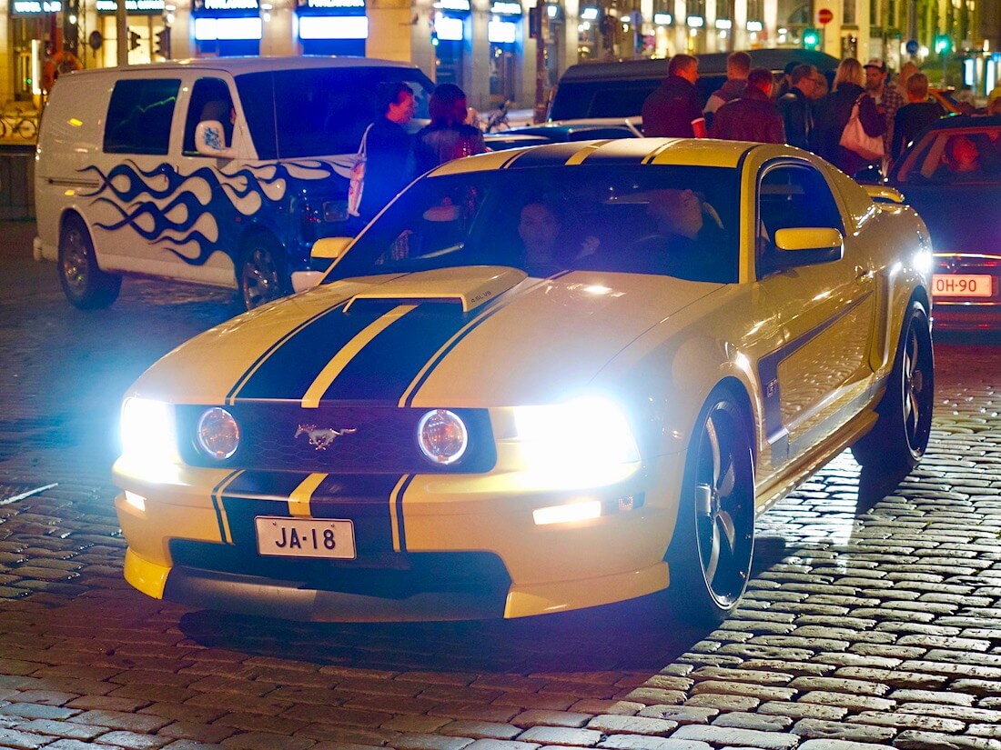 2006 Ford Mustang GT Coupe 281cid V8. Tekijä: Kai Lappalainen. Lisenssi: CC-BY-40.