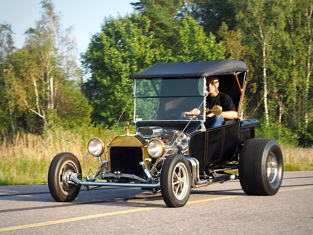 Ford T-Bucket rodi saapuu Malmille. Tekijä: Kai Lappalainen. Lisenssi: CC-BY-40.