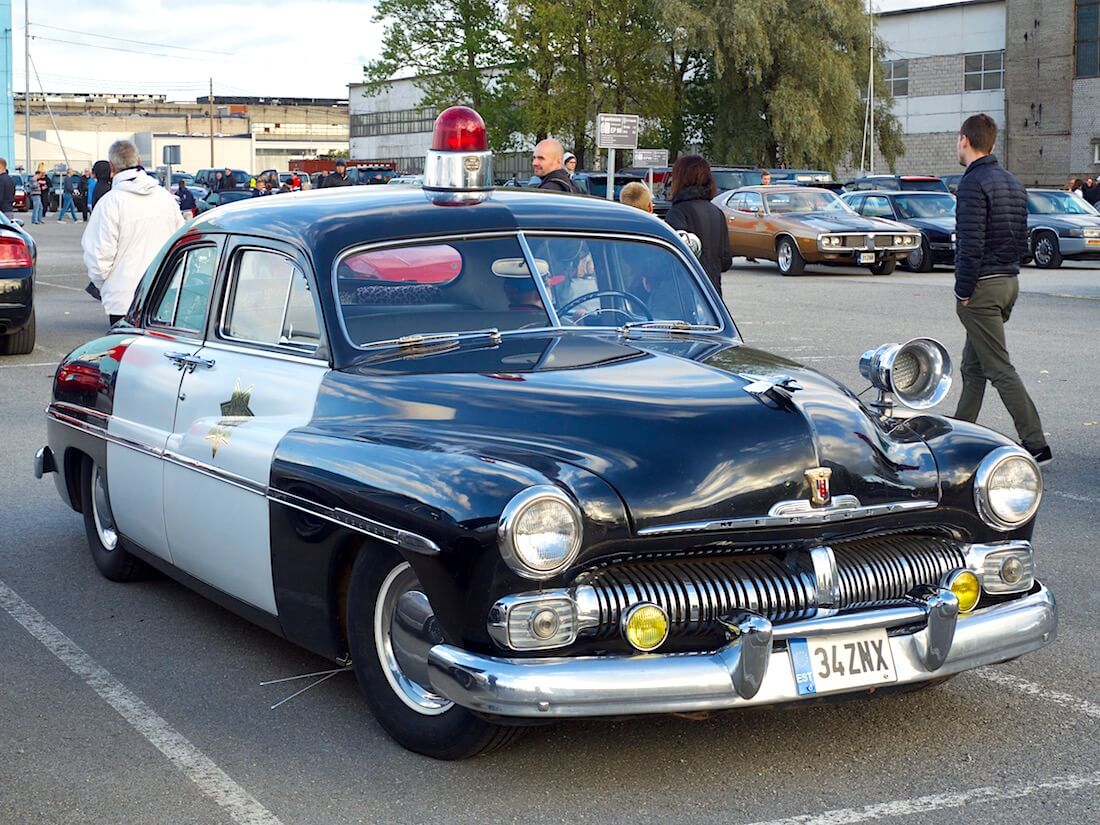 1950 Mercury Eight 255cid poliisiauto. Tekijä: Kai Lappalainen. Lisenssi: CC-BY-40.
