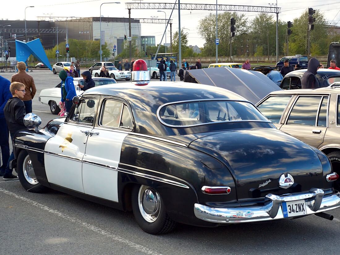 1950 Mercury Eight 4d sedan poliisiauto. Tekijä: Kai Lappalainen. Lisenssi: CC-BY-40.