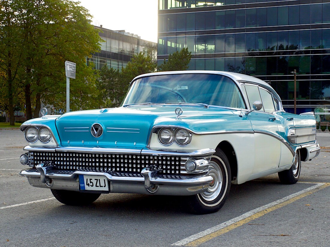 1958 Buick Super Riviera 364cid Tallinnassa. Tekijä: Kai Lappalainen. Lisenssi: CC-BY-40.