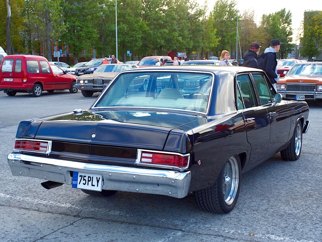 1975 Plymouth Valiant 4d Sedan. Tekijä: Kai Lappalainen. Lisenssi: CC-BY-40.