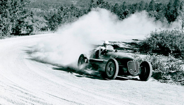 Louis Unser, Pikes Peak kilpailussa Maserata 8CTF autolla, 1946. Kuva ja copyright: Volkswagen AG.