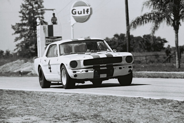 1966 Ford Mustang Trans-Am A.J. Foyt. Kuva: Dave Friedman Collection. Lisenssi: CCBYNCND20.