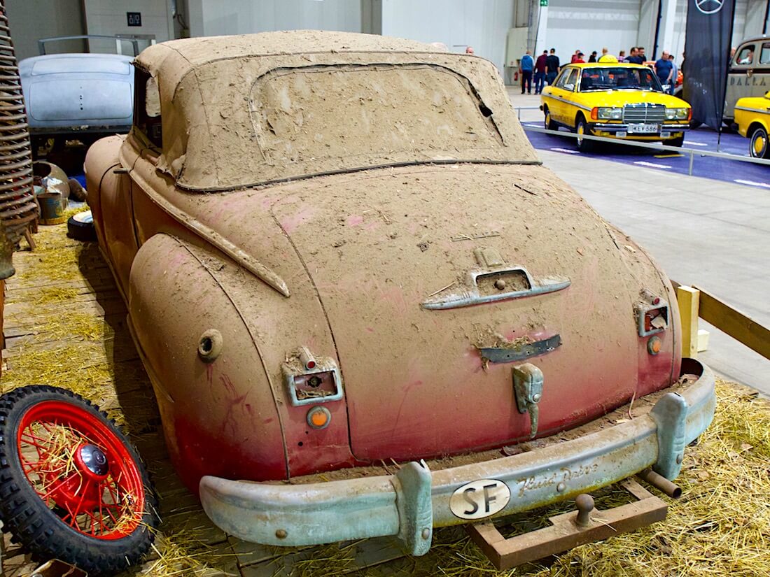 1946 Dodge Custom Convertible barnfind Fluid Drive. Kuva: Kai Lappalainen. Lisenssi: CC-BY-40.