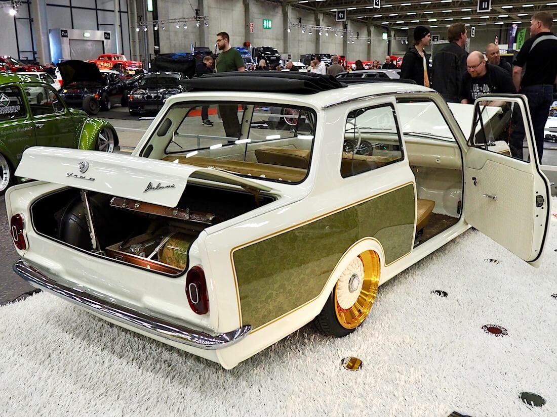 1965 Vauxhall Viva rättikatto custom pullistetut takakyljet. Kuva: Kai Lappalainen. Lisenssi: CC-BY-40.