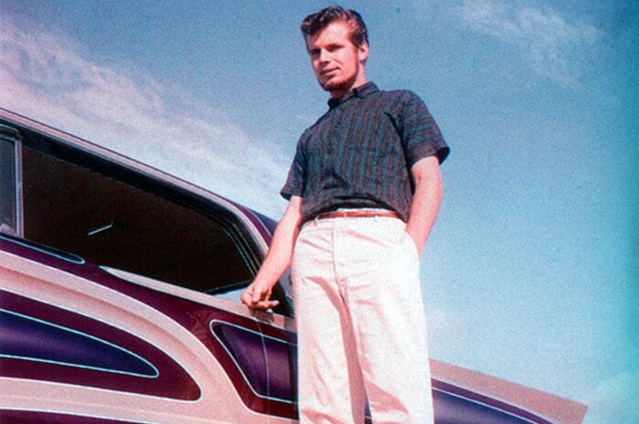 Larry Watson ja 1958 Ford Thunderbird. Kuva ja copyright: Kustomarama.