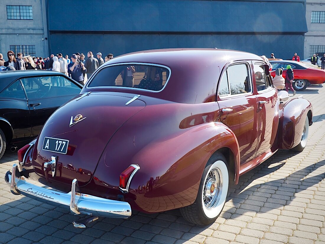 1940 Cadillac Series 62 4d Sedan 346cid V8. Kuva: Kai Lappalainen. Lisenssi: CC-BY-40.