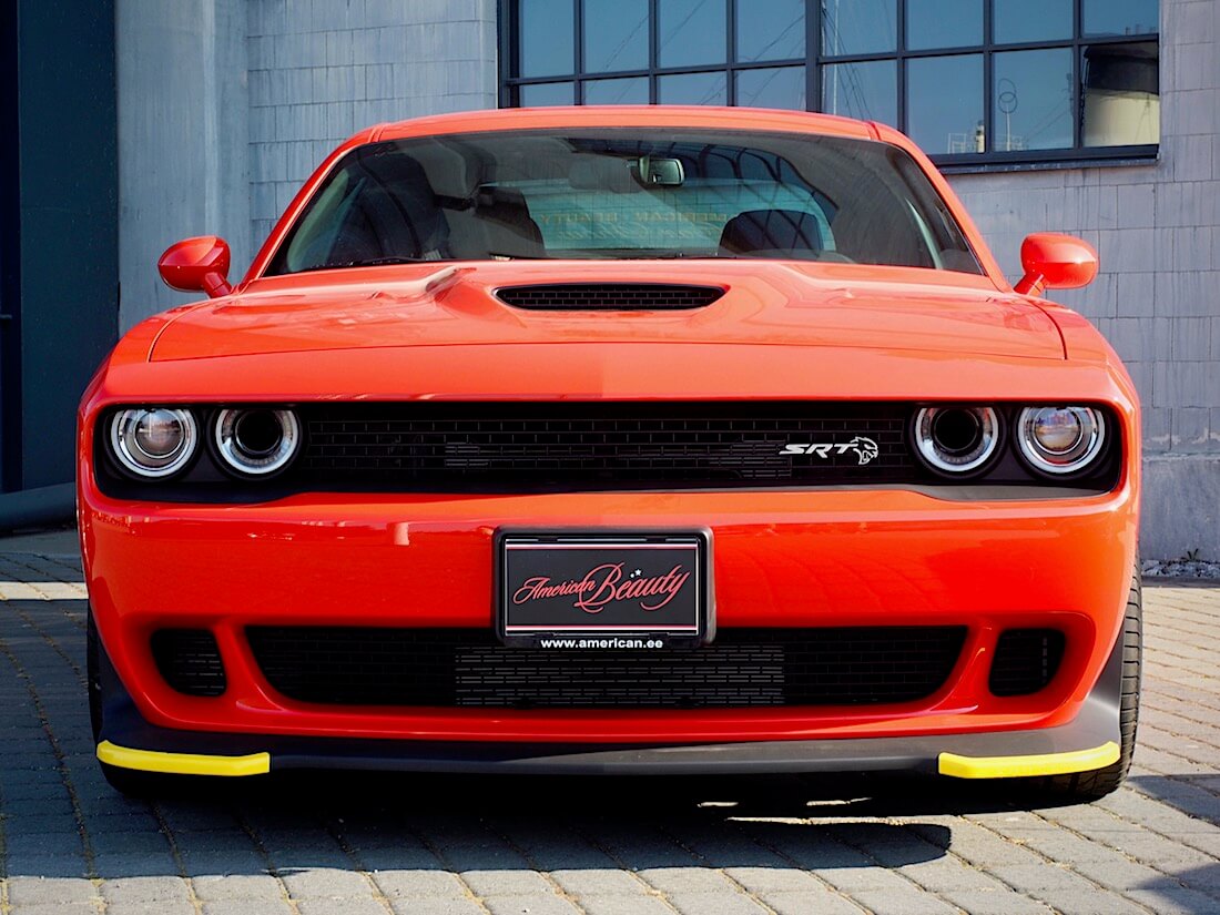 Go Mango -oranssi 2019 Dodge Challenger SRT Hellcat 707hv.Kuva: Kai Lappalainen. Lisenssi: CC-BY-40.