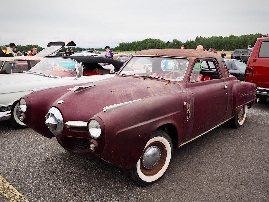 Patinoitunut Studebaker Commander Starlight Coupe. Kuva: Kai Lappalainen. Lisenssi: CC-BY-40.