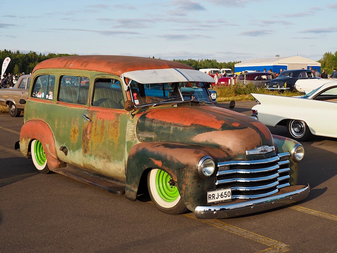 Patinoitunut 1949 Chevrolet Suburban Carryall