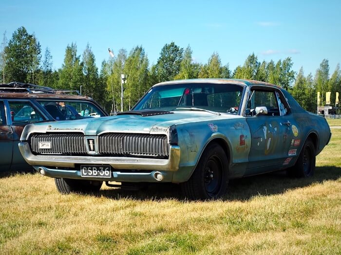 Patinoitunut 1967 Mercury Cougar V8