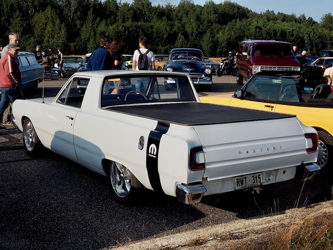 Australiasta tuotu 1968 Plymouth Valiant pickup