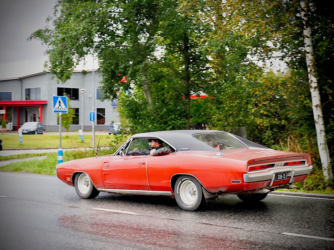 Punainen 1970 Dodge Charger 440cid.