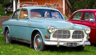 Hiihtäjälegenda Veikko Hakulisen 1962 Volvo Amazon